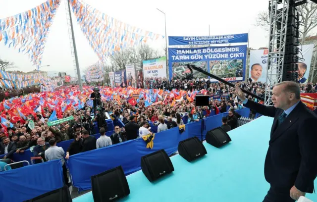 Cumhurbaşkanı Erdoğan'ın seçimden üç gün önce Bursa'da düzenlediği miting, partisini öne geçirmeye yetmedi