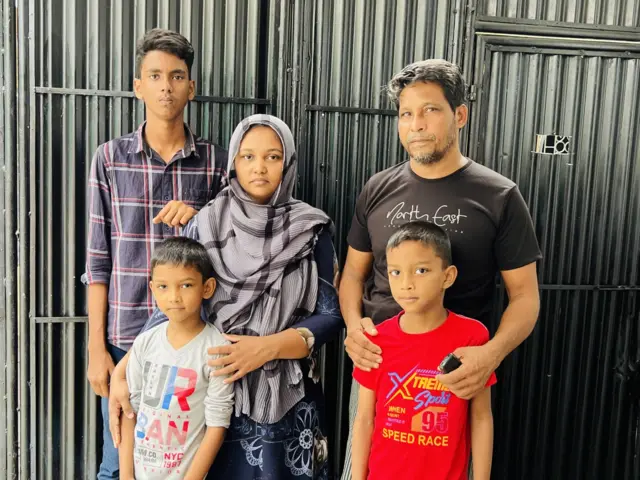 අප හමු වූ හම්දීගේ මව්පියන් සහ සොයුරන් තිදෙනා 