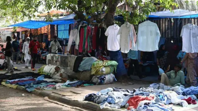 भारतीय शहरों में पैदल चलना मुश्किल है