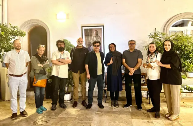جمعی از سینماگران در حمایت از لیلا نقد پری در خانه سینما جمع شدند 