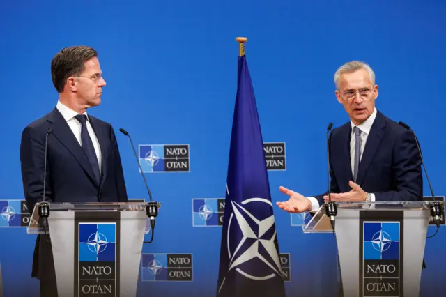 Rutte ve NATO'nun mevcut Genel Sekreteri Jens Stoltenberg
