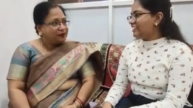 भाव्या की मां विक्की गांधी खुद शिक्षिका हैं, उन्होंने 'वह सारी तकनीक लगाई जो दोनों भाई-बहन की पढ़ाई के लिए आवश्यक थी'