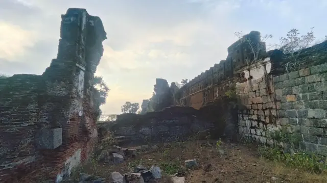 தமிழ்நாடு, கோட்டை வரலாறு, ஆலம்பரை கோட்டை, ஈசிஆர், முகலாயர், பிரிட்டிஷ் ஆட்சி 