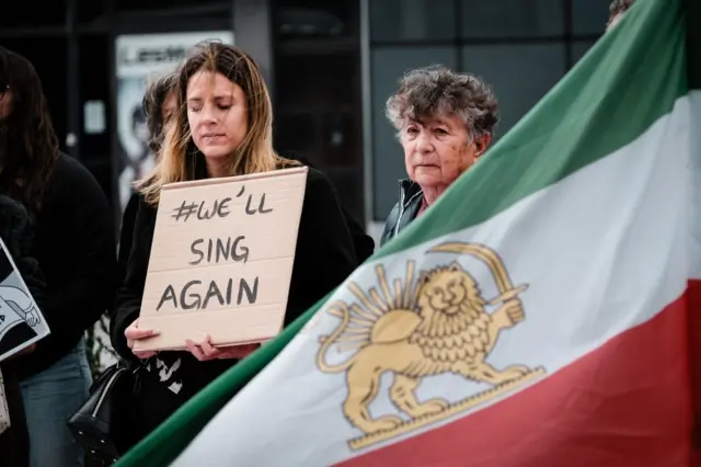 ما دوباره خواهیم خواند