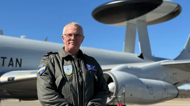 سرتیپ اندی ترک، افسر نیروی هوایی سلطنتی بریتانیا، در مورد وضعیت فعلی می‌گوید: « این تغییر تاحدودی مانند چرخش دایره‌وار به گذشته است »