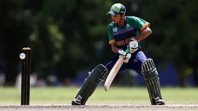 சௌதியில் சர்வதேச கிரிக்கெட் மைதானம் அமைக்க பாகிஸ்தான் திட்டமிடுவது ஏன்? 