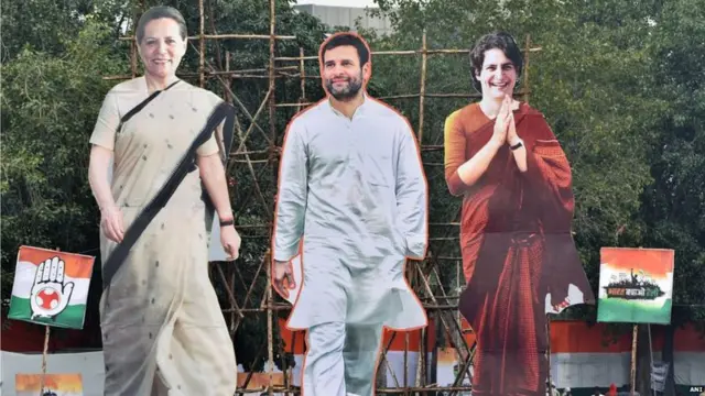 चुनावों के दौरान बड़े पैमाने पर लोगों को काम भी मिलता है.