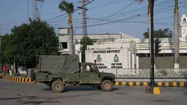 د نور خان هوايی ډګ