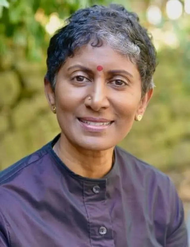 අමෙරිකාවේ පදිංචි වී සිටින යමුනා සඟරසිවම් මේ වන විට එරට නාසරෙත් විශ්වවිද්‍යාලයේ මානව විද්‍යාව පිළිබඳ මහාචාර්යවරියක ලෙස සේවය කර යි. 