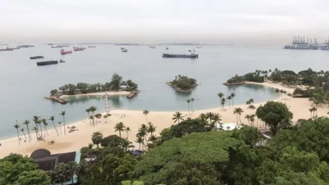Pantai pulau Sentosa