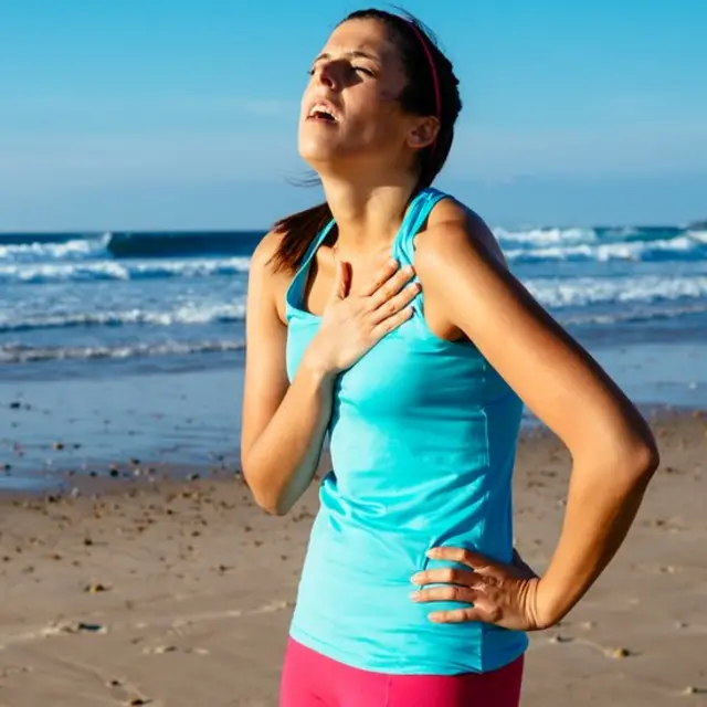 Persona con problemas para respirar