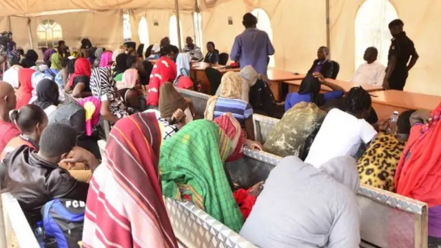 Wanawake wa Uganda wanavyouzwa kufanya kazi Oman