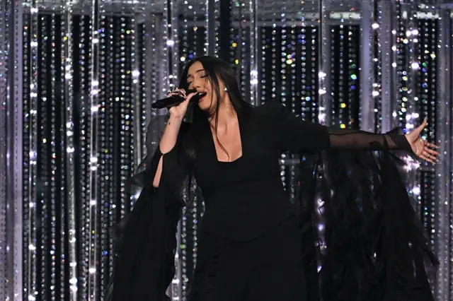 یووال رافائل، خواننده ۲۴ ساله اسرائیلی از بازماندگان حمله ۷ اکتبر حماس به جشنواره نوا است