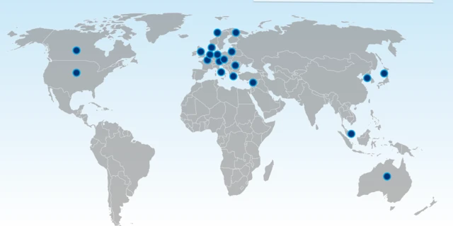 F-35 prgramı kapsamındaki ülkeler İsrail, Japonya, Kore Cumhuriyeti, Belçika, Polonya, Singapur, Finlandiya, İsviçre, Almanya, Çek Cumhuriyeti, Yunanistan ve Romanya mavi noktalarla işaretlenmiş.