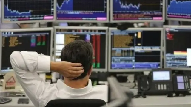 مؤشر فوتسي 100