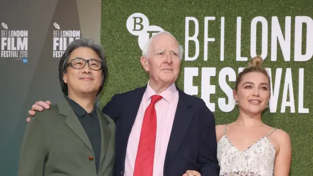 박찬욱 감독(왼쪽)은 2018년 BBC 드라마 시리즈 '리틀 드러머 걸'을 연출하기도 했다