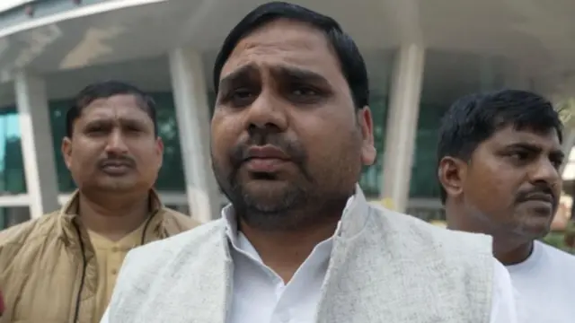 जेव्हा मूर्ती तोडली गेली, तेव्हा आम्ही त्याला कडाडून विरोध केला होता, असं पाल समाजाचे अध्यक्ष महेंद्र पाल सांगतात. 