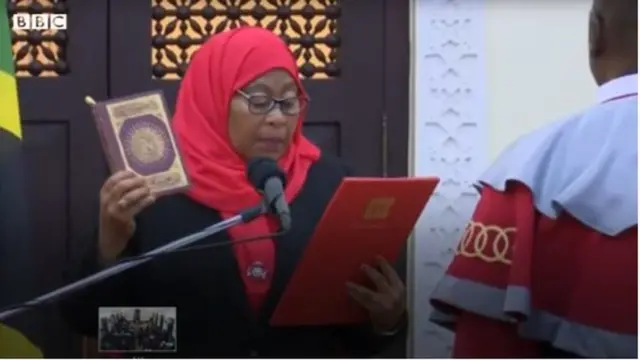 Samia Suluhu Hassan akiapishwa kuwa Rais wa Tanzania