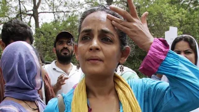 अरुंधती रॉय