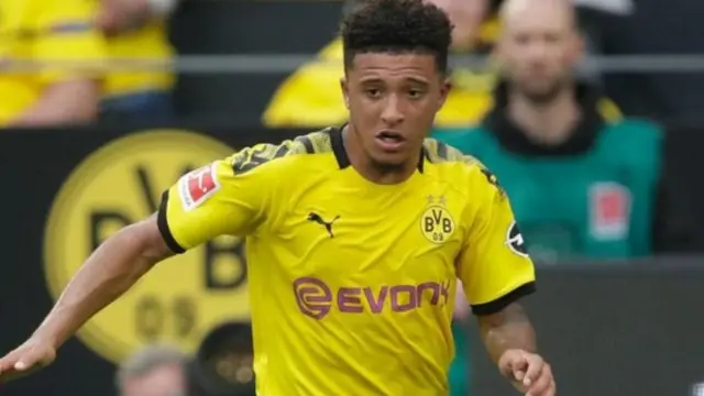 Kiungo wa Borussia Dortmund na England ananyatiwa na Man United