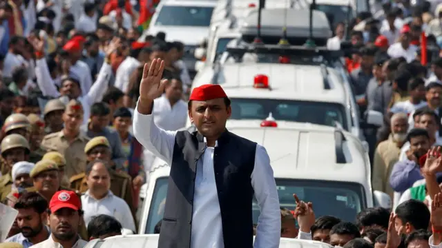 अखिलेश यादव