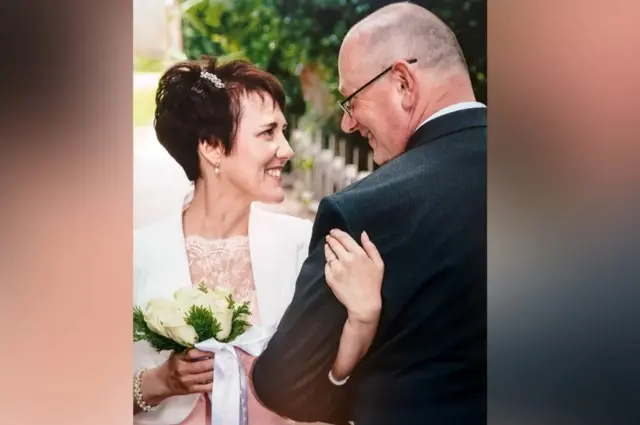 Lisa et Robert le jour de leur mariage.