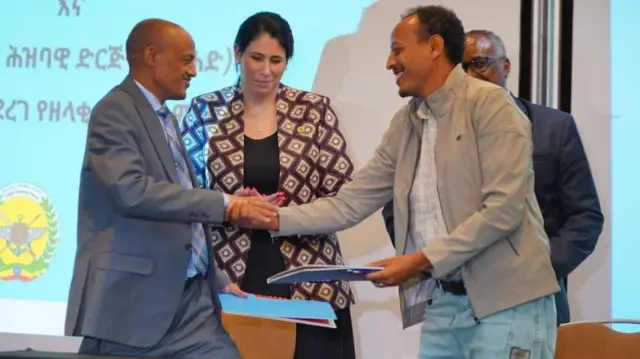 ስምምነቱን የተፈራረሙት የክልሉ ርዕሰ መስተዳደር አቶ አረጋ ከበደ እና ካፕቴን ማስረሻ ሰጤ