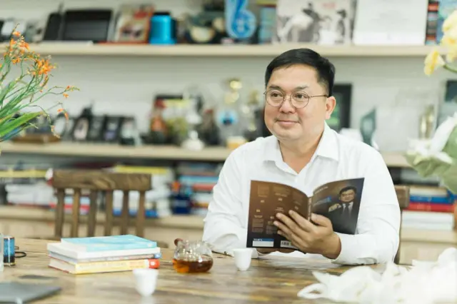 Ông Hoàng Nam Tiến
