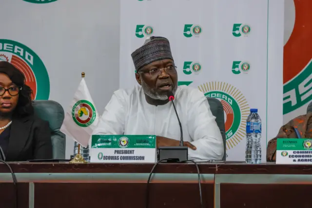 Le président de la CEDEAO, M. Touray, affirme que la vision des pères fondateurs de la CEDEAO était de voir une région unie et, à terme, un continent uni.