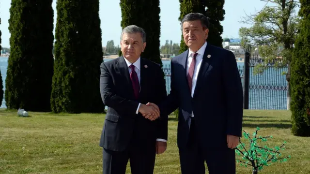 Кыргызстан президенти Сооронбай Жээнбеков жана Өзбекстан президенти Шавхат Мирзиёев