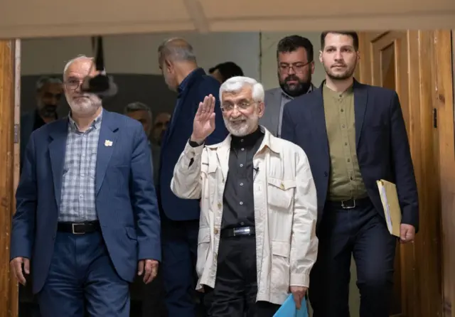 سعید جلیلی در محل ثبت نام برای نامزدی ریاست جمهوری ۱۴۰۳