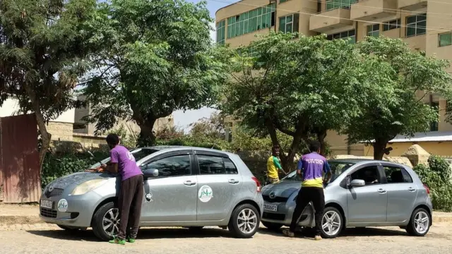 ምስቶም ካብ ኣስመራ ዝመፅኡ ኢትዮጵያውያን ብሓባር ይሰርሕ