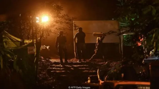 थाईलैंड गुफा