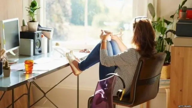 నెలసరి సెలవులు