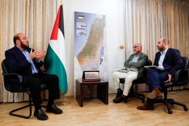 Qondaala Hamaas Mohammad Nazzal Kataar, Dohaatti Rooyitarsi waliin gaaffii deebii wayita taasisu, Onkoloolessa 15, 2025