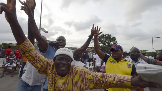 Awọn ọmọ ẹgbẹ oselu PDP kan n yọ