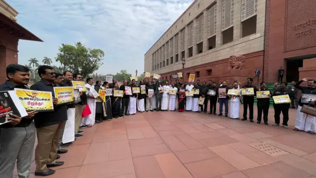 நாடாளுமன்றம், தர்மேந்திர பிரதான், இந்தி திணிப்பு, மும்மொழிக்கொள்கை , திமுக எம்.பி.க்கள், நாடாளுமன்ற பட்ஜெட் கூட்டத்தொடர், கனிமொழி எம்.பி., தமிழச்சி தங்கபாண்டியன், வைகோ, திருமாவளவன்