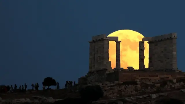 O eclipse da lua visto na Acrópole,136 betAtenas, na Grécia