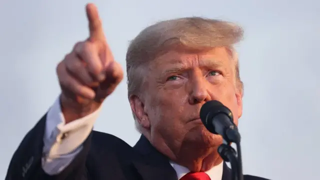 டொனால்ட் ட்ரம்ப்