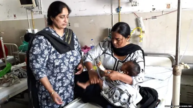 ਅੰਮ੍ਰਿਤਸਰ ਰੇਲ ਹਾਦਸਾ, ਮਾਂ, ਬੱਚਾ