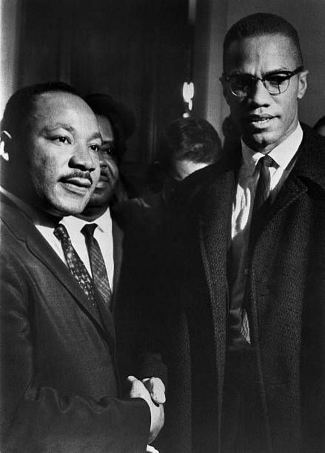 اللقاء القصير والوحيد بين مالكولم إكس ومارتن لوثر كينغ في قاعات مبنى الكابيتول الأمريكي، لحضور جلسة استماع في مجلس الشيوخ حول قانون الحقوق المدنية في 26 مارس 1964