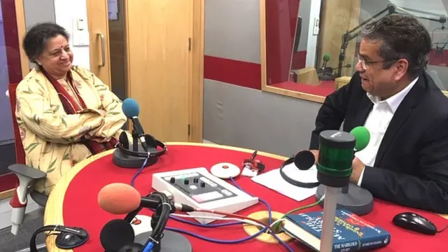 कुमकुम चड्ढा के साथ बीबीसी स्टूडियो में रेहान फ़ज़ल