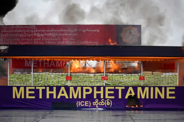 ၂၀၂၂ ခုနှစ်အတွင်း ဖမ်းမိတဲ့မူးယစ်ဆေးတွေကို စစ်ကောင်စီ မူးယစ်နှိမ်နင်းရေးရဲတပ်ဖွဲ့က ဇွန်လ ၂၆ ရက်မှာ မီးရှို့ဖျက်ဆီး