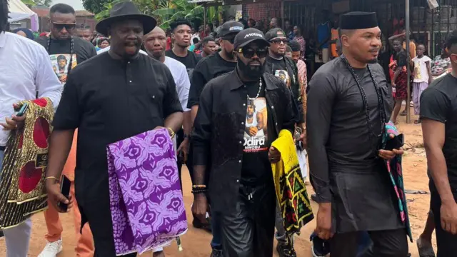 Ndị enyi bịara ịkwanyere Odira Nwobu ugwu ikpeazụ