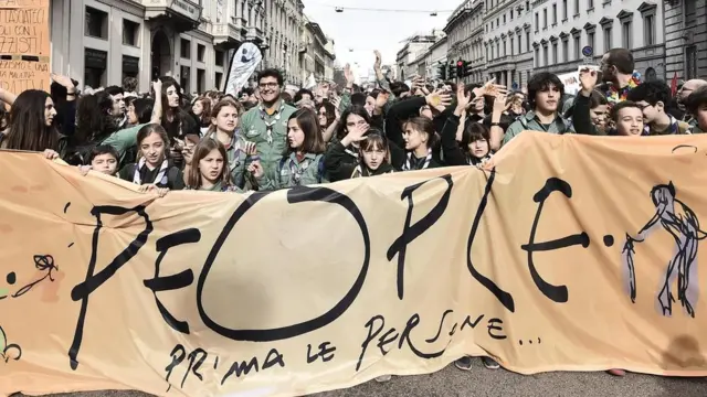 Ndị na-eme ngagharị iwe agbụrụ