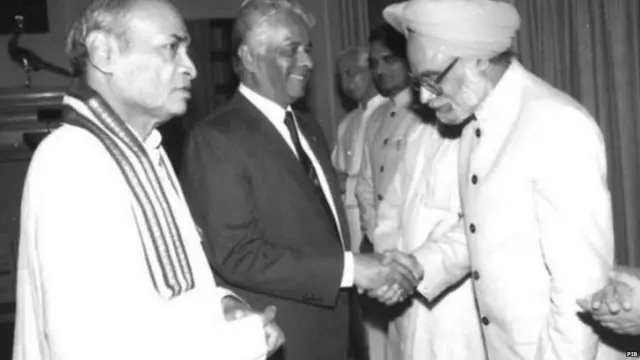 राव के साथ मनमोहन सिंह