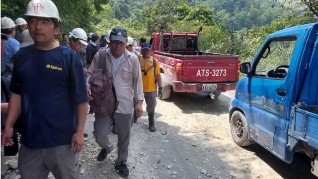 台灣水泥和平礦區64人受困一天一夜後，目前已下撤至安全區域。