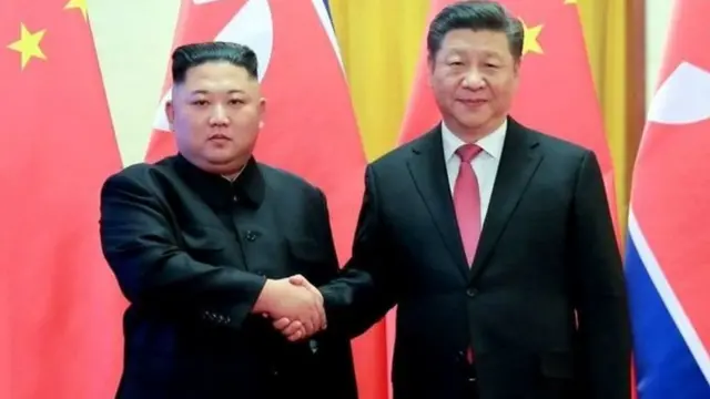 चीन के राष्ट्रपति शी जिनपिंग और उत्तर कोरिया के नेता किम जोंग उन