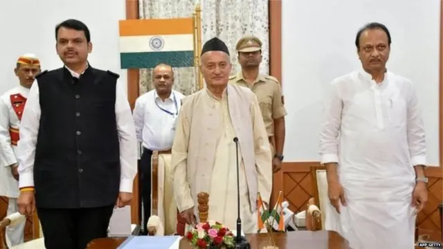 महाराष्ट्र के राज्यपाल भगत सिंह कोश्यारी ने शनिवार को देवेंद्र फडणवीस को मुख्यमंत्री और अजित पवार को उपमुख्यमंत्री पद की शपथ दिलाई थी