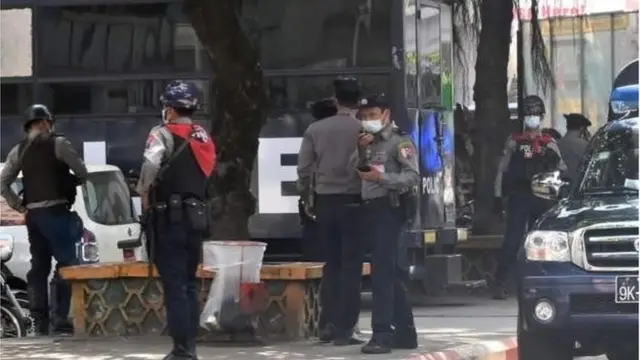 ইয়াঙ্গনের রাস্তায় কড়া নিরাপত্তা ব্যবস্থা দেখা গেছে